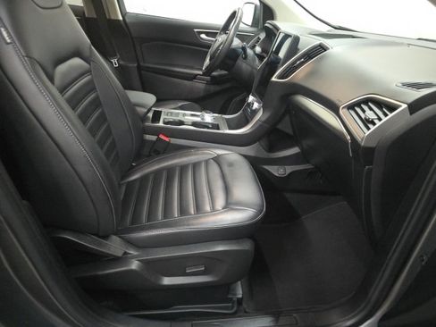 Used 2022 Ford Edge SEL w/ Convenience Package image 3