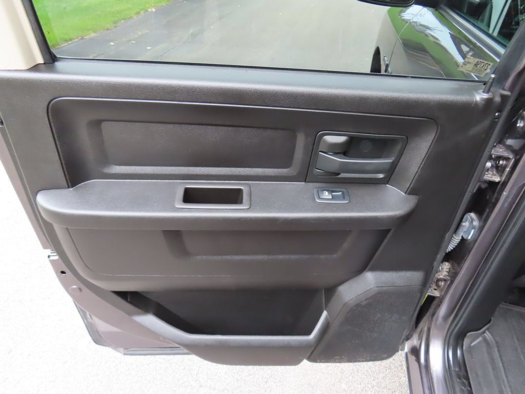 Used 2019 RAM 1500 Express w/ Wheel & Sound Group AWD/4WD image 31