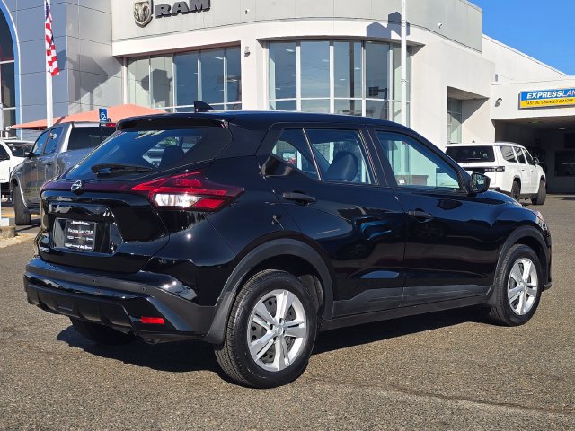 Used 2024 Nissan Kicks S FWD image 4