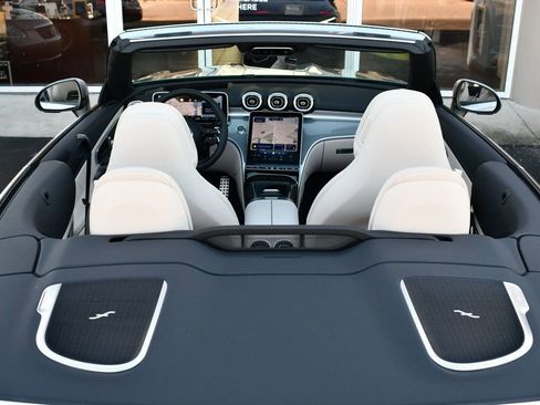 Used 2024 Mercedes-Benz CLE 450 4MATIC Cabriolet image 59