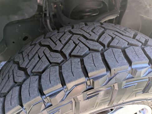 Used 2019 Ford F150 XLT w/ Equipment Group 302A Luxury image 11