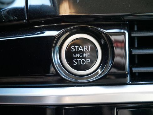 Used 2022 Nissan Pathfinder SV AWD/4WD image 28