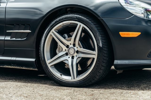 Used 2011 Mercedes-Benz SL 550 image 47
