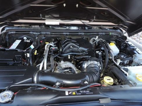 Used 2018 Jeep Wrangler Unlimited Sport AWD/4WD image 23