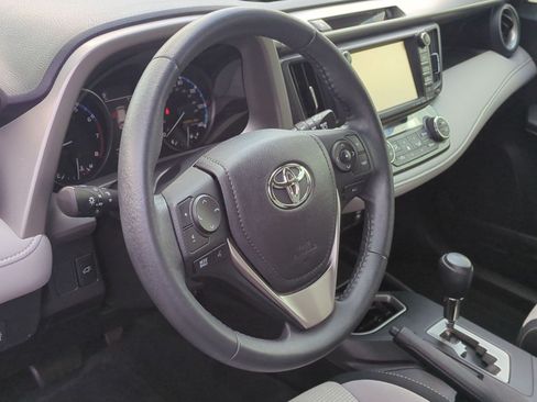 Used 2017 Toyota RAV4 XLE FWD image 18