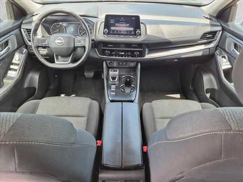 Used 2025 Nissan Rogue SV FWD image 18
