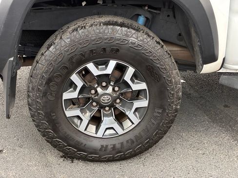 Used 2023 Toyota Tacoma TRD Off-Road w/ Black Out Package (TMS) AWD/4WD image 53