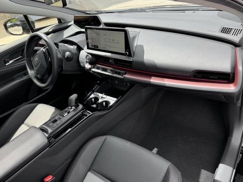 Used 2024 Toyota Prius Prime FWD image 28
