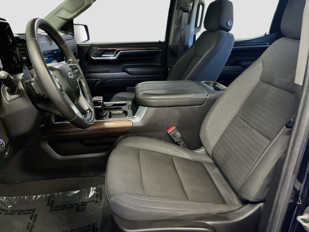 Used 2023 Chevrolet Silverado 1500 LT Trail Boss w/ LPO, Dark Essentials Package AWD/4WD image 21