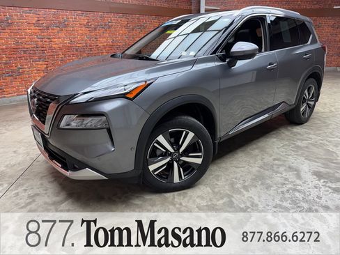 Used 2022 Nissan Rogue Platinum w/ Head-Up Display Package AWD/4WD image 1