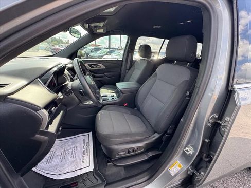 Used 2023 Chevrolet Traverse LT FWD image 17
