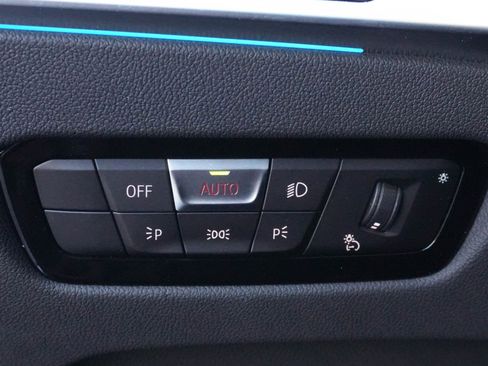 Certified 2023 BMW 330i xDrive Sedan w/ Driving Assistance Package image 17