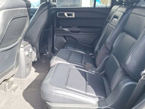 Used 2020 Ford Explorer XLT w/ Equipment Group 202A AWD/4WD image 17