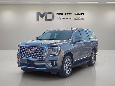 Used 2021 GMC Yukon Denali image 2