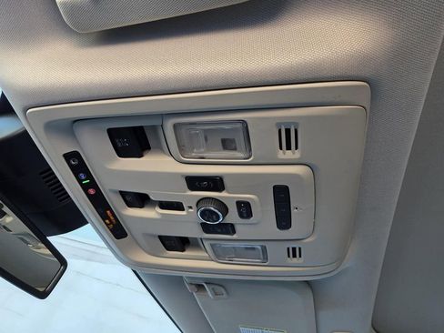 Used 2024 GMC Yukon Denali image 42