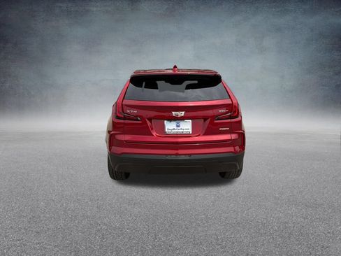 Used 2024 Cadillac XT4 Luxury w/ Cold Weather Package FWD image 10