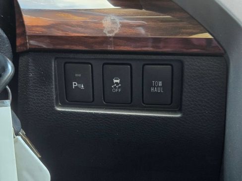 Used 2015 Toyota Tundra Limited w/ Limited Premium Package AWD/4WD image 25