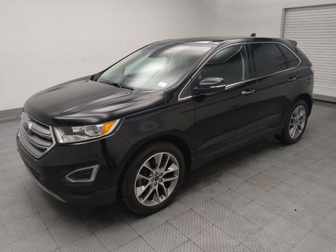 Used 2017 Ford Edge Titanium w/ Equipment Group 302A AWD/4WD image 2