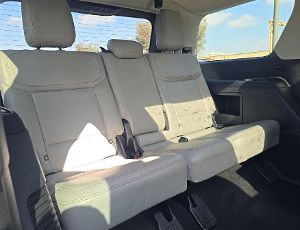 Used 2025 Ford Expedition Active AWD/4WD image 11