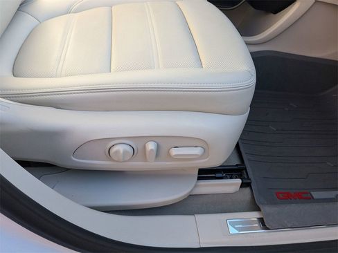 Certified 2023 GMC Acadia Denali w/ Denali Ultimate Package image 33