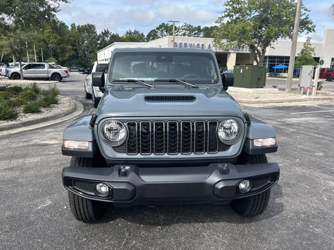 New 2025 Jeep Gladiator Sport image 9