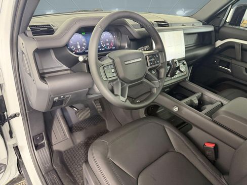 New 2026 Land Rover Defender 110 X-Dynamic SE AWD/4WD image 4