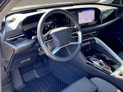 Used 2025 Audi Q5 Premium w/ Premium Plus AWD/4WD image 17