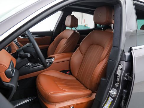 Certified 2023 Maserati Levante GT AWD/4WD image 15