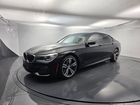 Used 2016 BMW 740i RWD image 8