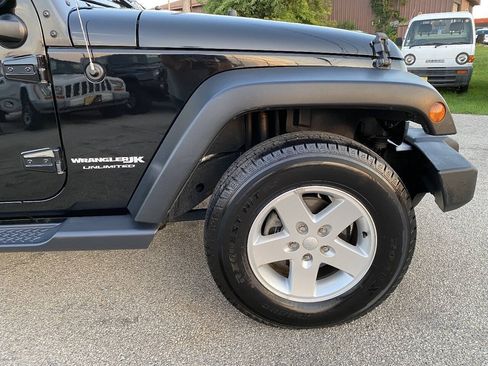 Used 2018 Jeep Wrangler Unlimited Sport S AWD/4WD image 41