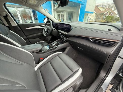 Used 2025 Buick Envision Sport Touring AWD/4WD image 38