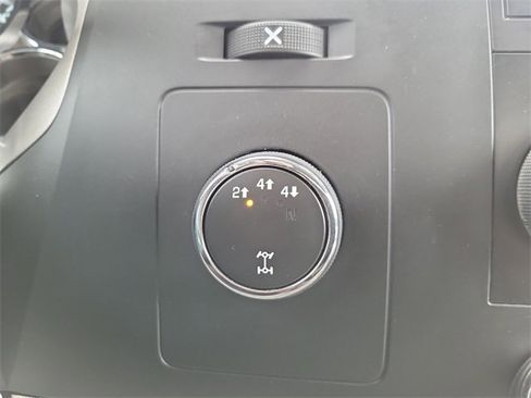 Used 2013 GMC Sierra 2500 SLE w/ Suspension Package, Off-Road image 30