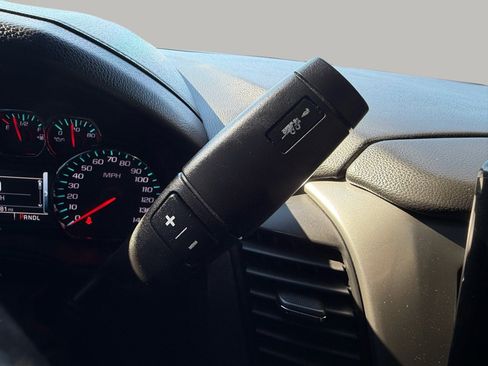 Used 2020 Chevrolet Suburban LT image 43