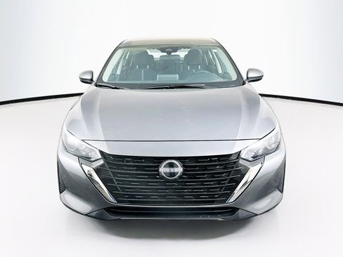 Used 2025 Nissan Sentra SV image 2