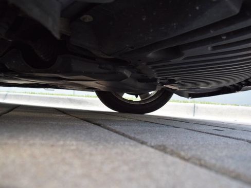 Used 2010 Mercedes-Benz E 350 4MATIC Sedan image 95