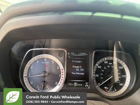 Used 2018 Nissan Titan SV w/ SV Convenience Package AWD/4WD image 10