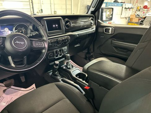 Used 2022 Jeep Wrangler Unlimited Sport AWD/4WD image 4