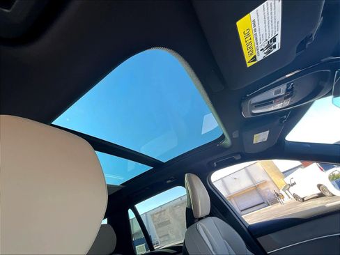 New 2026 Volvo XC90 T8 Plus w/ Protection Package Premier image 30