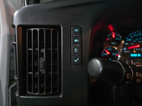 Used 2019 GMC Savana 2500 w/ Driver Convenience Package image 25