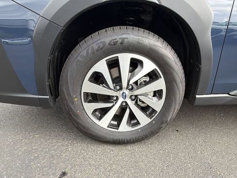 Used 2025 Subaru Outback Premium image 10