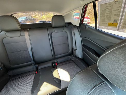 Used 2025 Chevrolet Trax LT image 31