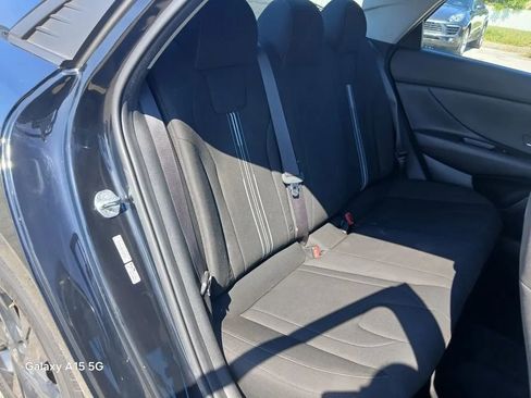 Used 2022 Hyundai Elantra SEL image 15