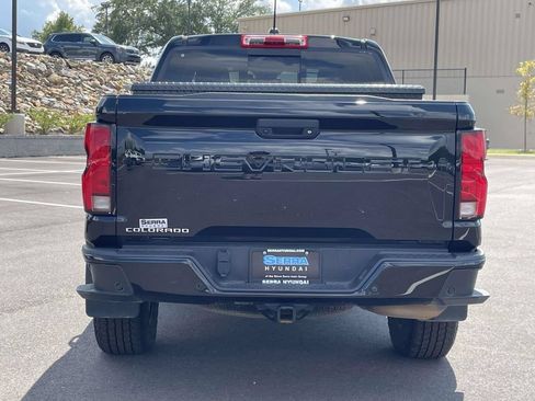 Used 2025 Chevrolet Colorado Z71 AWD/4WD image 4