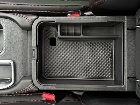 Used 2025 Nissan Sentra SR w/ SR Premium Package image 26