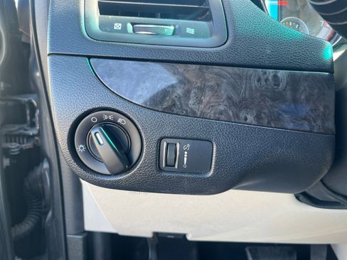 Used 2012 Dodge Grand Caravan SXT FWD image 12