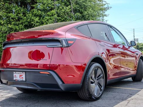 Used 2026 Tesla Model Y AWD image 27
