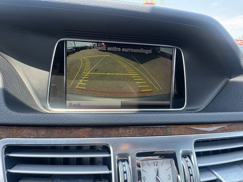 Used 2014 Mercedes-Benz E 350 4MATIC Sedan image 29