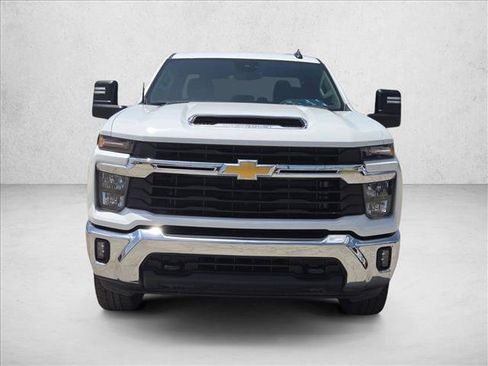 Used 2026 Chevrolet Silverado 2500 LT AWD/4WD image 2