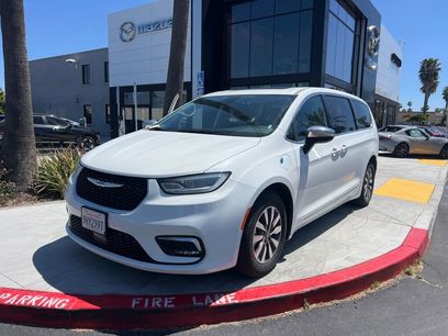 Used 2023 Chrysler Pacifica Limited