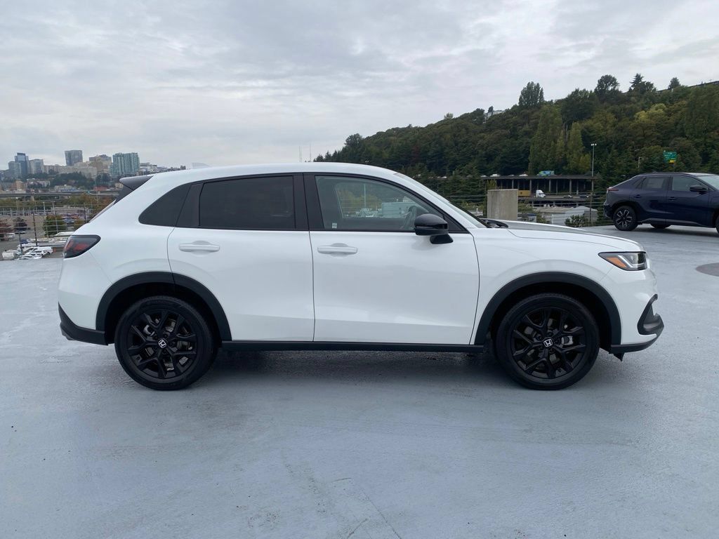 Certified 2024 Honda HR-V Sport image 3